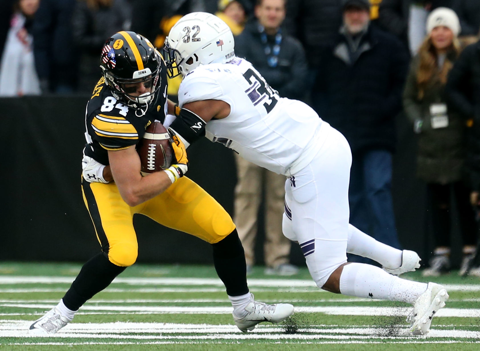 111018-Iowa-Football-028